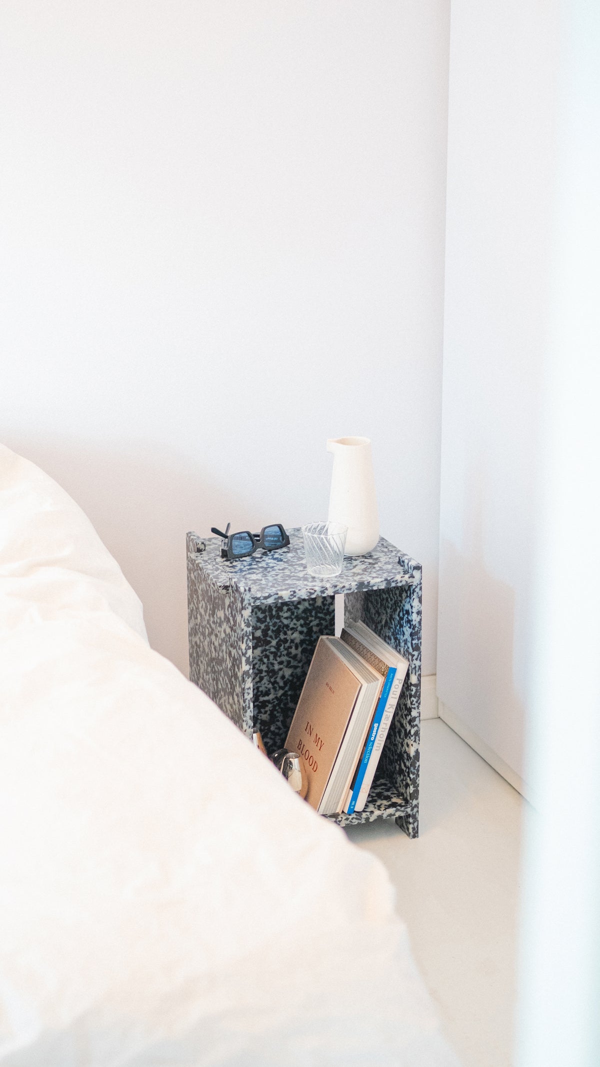 Assembly Sidetable - Duo