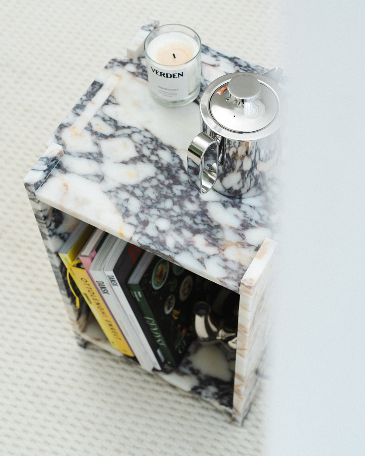 MATIAS MOELLENBACH Assembly Sidetable - Calacatta End table Calacatta