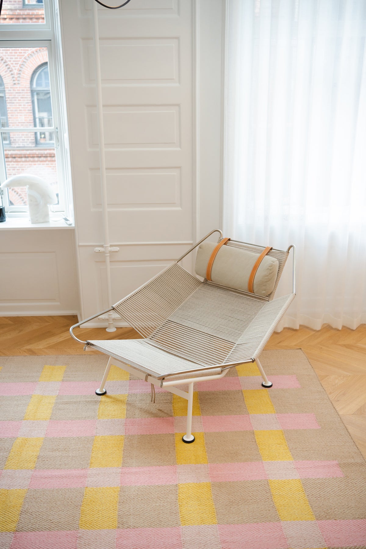 Jute Rug w. pink and yellow stripes