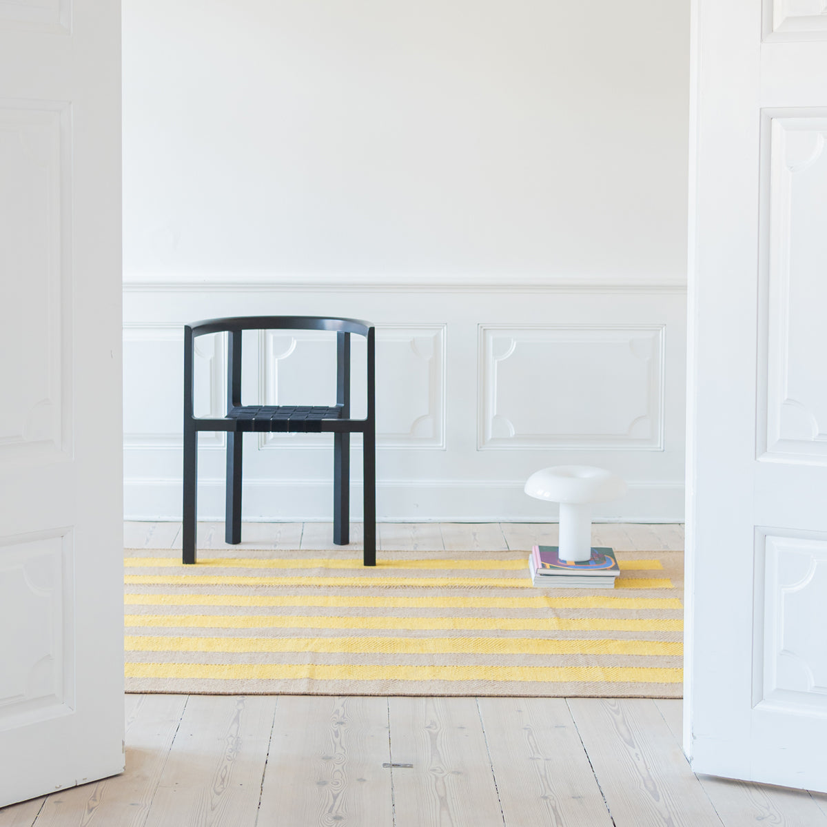 Jute Rug w. yellow stripes